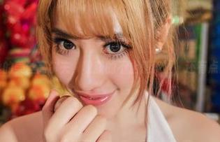 跟着爱丝的美丝高尔夫，收获的不止是资源，还有点点小暧昧