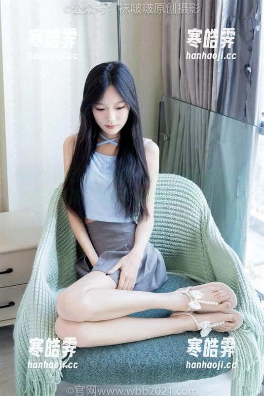 BoBoSocks袜啵啵 - 稚予私拍美图里的水打湿丝袜，我的心情像被打湿了一样啊！