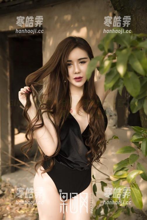 GIRLT果团网-尹意纯 GIRLT果团网 - 分享尹意纯女王套图:她这气场,简直能把人征服!