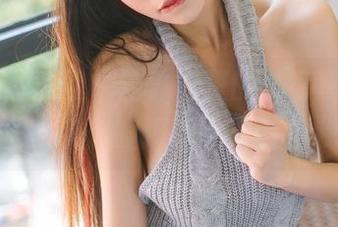 GIRLT果团网 – 连体衣里的林弯弯，原图无圣光带你窥探她的真实自我！