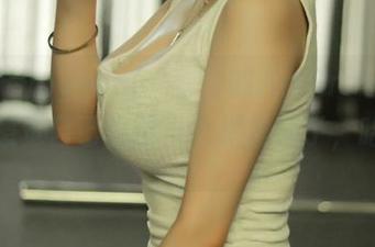 看完Hyoyeon(김효연)的ArtGravia图集，感觉自己也能当个摄影师了，哈哈哈。