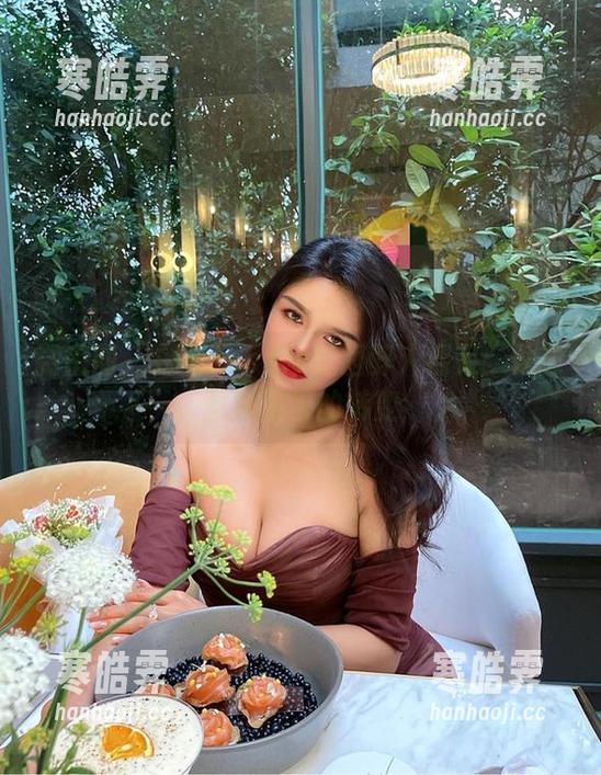 微密圈 - 探秘Jessie婕西醉人裸足：从原图到图包的转变