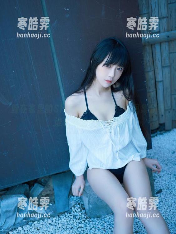 躲在家里的Shika小鹿鹿：全套图集分享，谁说居家不能性感？