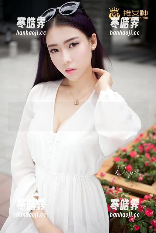 TGOD推女神 - 呃，这组佟蔓美足图片，让我有点脸红…