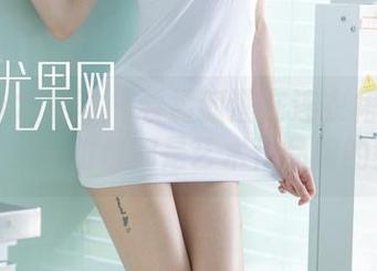 UGirls尤果网 – 看孟狐狸在连衣裙里的每一个姿态，仿佛都是艺术作品般的完美。