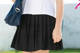 UGirls尤果网 – 教室与美图交织：李唯一带来的套图新视角
