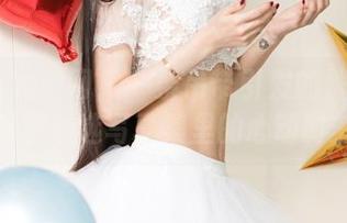 UGirls尤果网 – 一条吊带引发的恍惚：李思宁精选写真集里的心动时刻