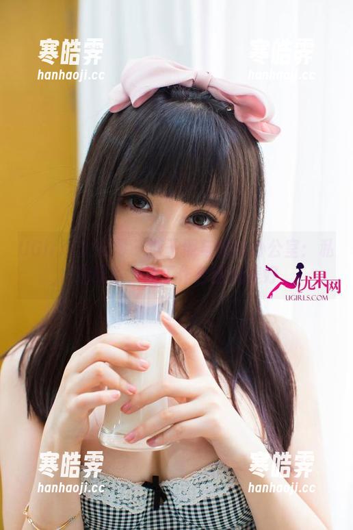 UGirls尤果网 - 游子熙与她的办公室：私拍图集，被工作包围的美好