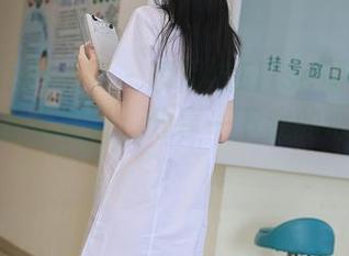 Xiuren秀人网 – 瞬间被Elise谭晓彤的黑丝作品集吸引，分享一下我的心动瞬间！