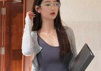 Xiuren秀人网 – Yomi悠蜜短裙：这组作品集，谁能抵挡？速速下载！
