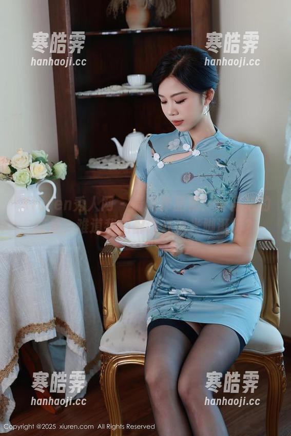 Xiuren秀人网 - 最新作品集：叶籽亿的裸足，难道我们都该开始光脚逛街？
