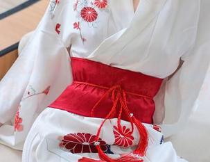 Xiuren秀人网 – 白微Sera奶牛写真合集：不想告诉你，牛其实也很会穿搭！