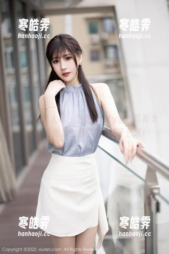Xiuren秀人网 - 芝芝booty蕾丝写真大比拼：看她怎么把自拍变成了艺术！