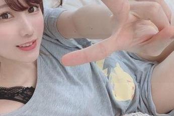 油亮けん研(けんけん)图包精选：就像一层薄薄的光泽，让人不禁想要靠近。