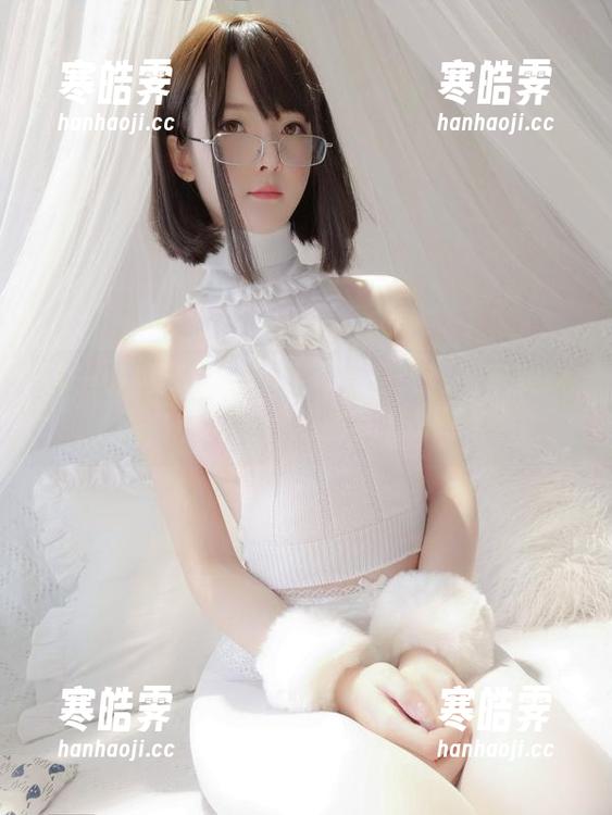 这一小央泽短袜写真简直是灵魂的审美之旅，搞得我都想去买几双了！