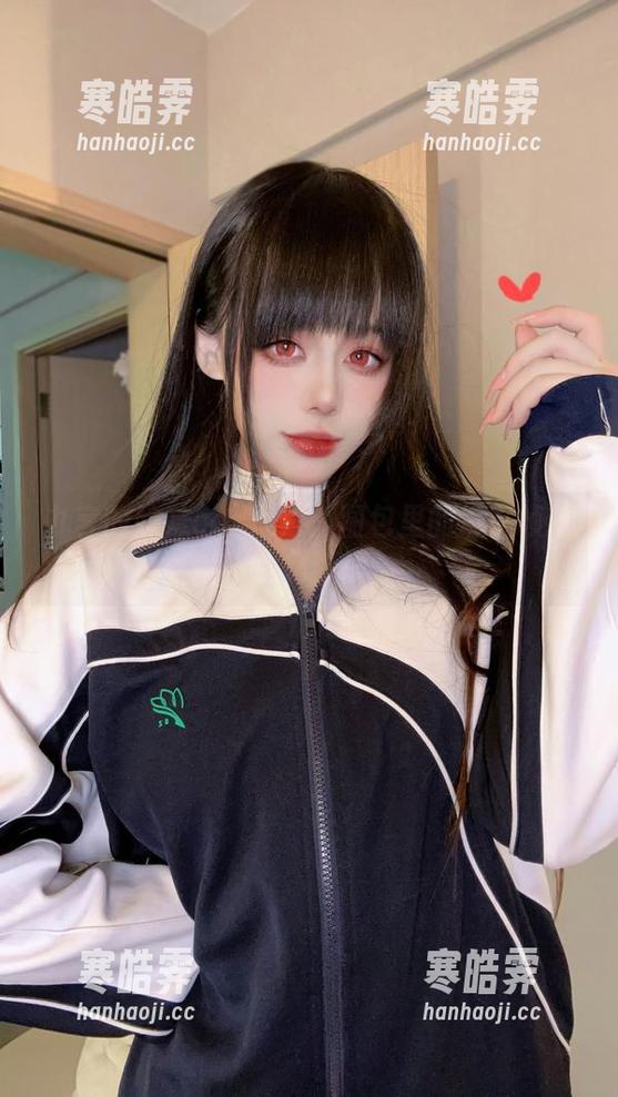 九言的妹妹cos大片：图包里的每一帧都像是梦境