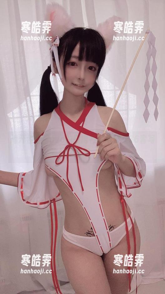 揭开佳佳酱ovo的微博神秘面纱，36套写真让你眼前一亮！