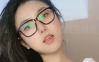 微密圈 – 红色高跟，俏妞qiaoniu66的写真合集，暗示着无数心跳的瞬间，来吧，感受一下！