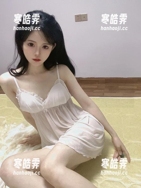 倦倦喵的白睡衣写真集最新上线，怎么能这么治愈？