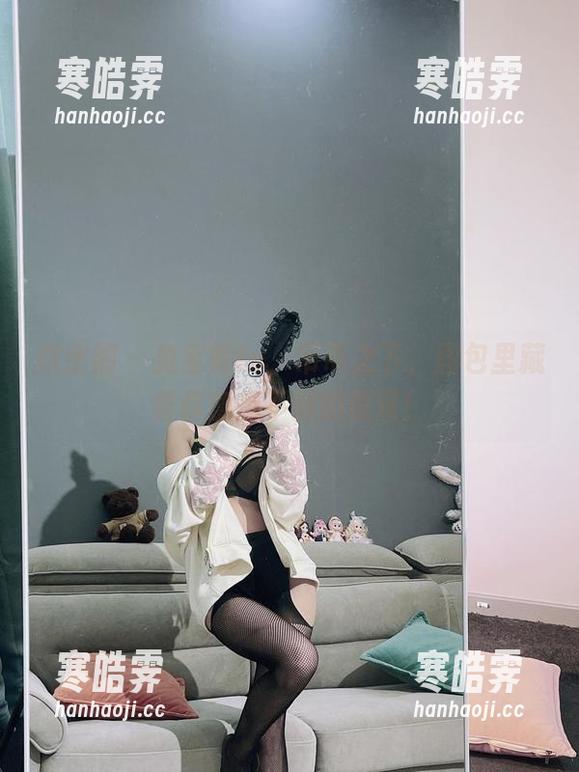 兔宝妮to 微密圈 - 兔宝妮to,吊带之下,图包里藏着你意想不到的惊喜!