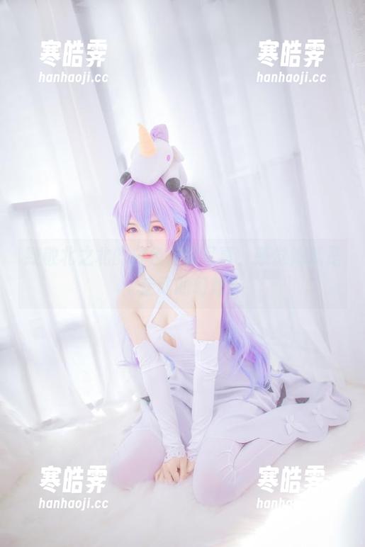 致敬北之北的白色定制写真，感觉她就是个走动的幻想！