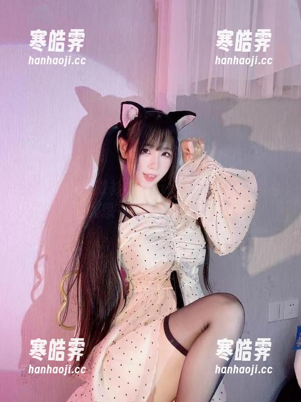 十万口草莓粥粥 微密圈 - 白衬衫与十万口草莓粥粥私房写真:让人想一探究竟的青春密码。
