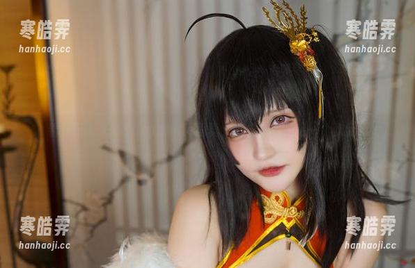 看千夜未来的Seraphine写真，仿佛进入了另一个次元！