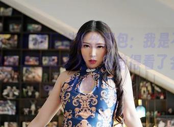 嗲囡囡 – 小樱花的蕾丝图包：我是不是该佩服她的勇气和审美？总觉得看了会心跳加速。