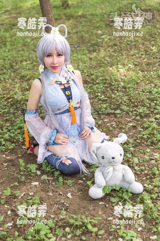 头条女神 - 唐嫣儿的‘死库水’写真，下载后悔不来？