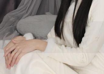 小众视觉 – 私拍分享：为何芳芳穿上体操服后，整个人都散发出超强魅力？