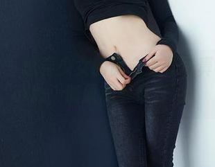尤蜜荟 – 思春少女的黄金宝儿写真资源：小心，腹肌和春情齐飞！