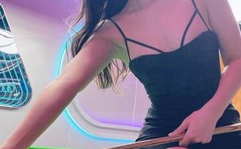 微密圈 – 当就是阿朱啊遇上火车：套图背后的故事，真是让我想多了！