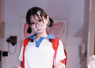 哇，这个兔子洞太好玩了！幼水铃衣的VOCALOID写真，免费获取下载！