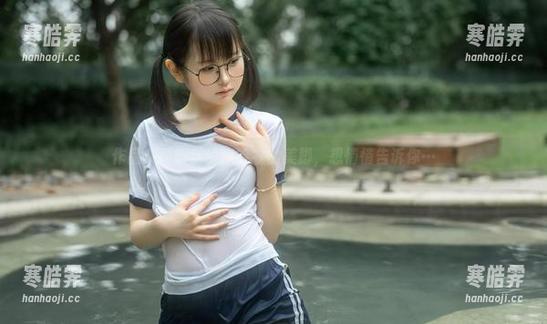 作品集更新！幼水铃衣的美脚，想悄悄告诉你…