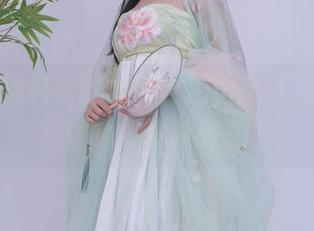 下载抖娘利世的水晶自拍作品集，感觉自己的自拍也要进化了