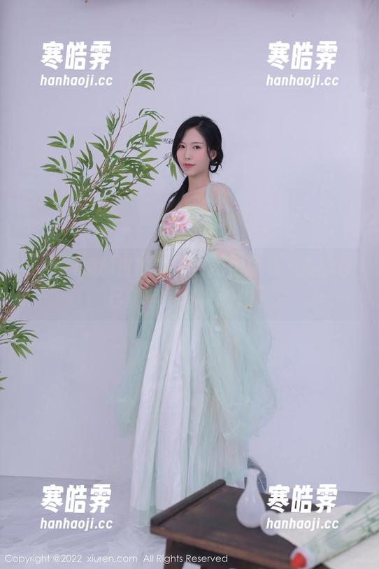 下载抖娘利世的水晶自拍作品集，感觉自己的自拍也要进化了