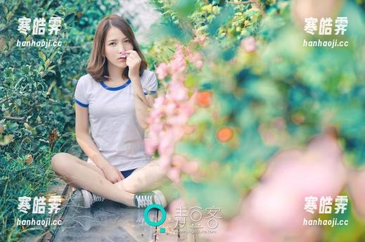 推女神 - 看刘飞儿Faye的修女写真，真心惊艳，图包里每一张都让人忍不住想探寻更多！