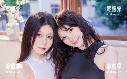 图片记录：末夜787的舰长魅力与柴郡泳装的完美结合