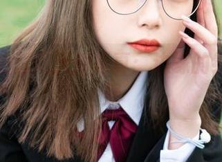 梨瑾瑾的恶魔天使写真：边缘的纯情与狂野