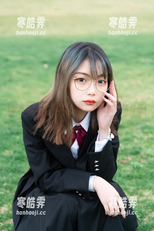 梨瑾瑾的恶魔天使写真：边缘的纯情与狂野