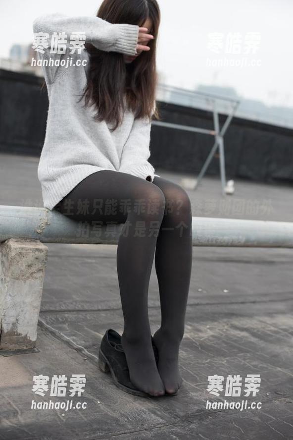 谁说学生妹只能乖乖读书？森萝财团的外拍写真才是另一个故事