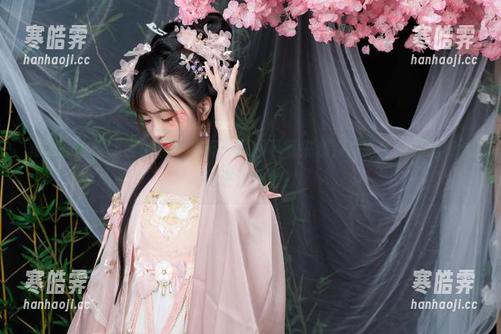 爆机少女喵小吉的黑丝故事：原图下载来袭，看她怎么用腿和时尚讲述故事！