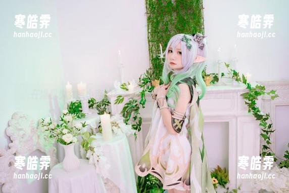 在爆机少女喵小吉的写真里，眼镜其实是一种心情的原图