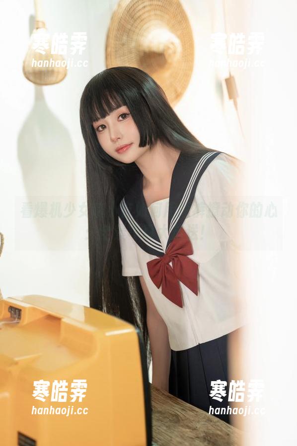 看爆机少女喵小吉如何用短裤撩动你的心：全景写真大放送！