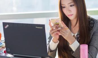 爱蜜社 – 来看看酥小白的JK图库，分享那些让人心跳加速的瞬间！