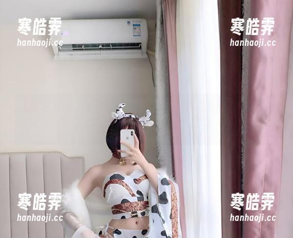 瓦斯塔亚小龙虾的御姐cos作品，灵动得如同一阵风，轻轻就把我带走了……