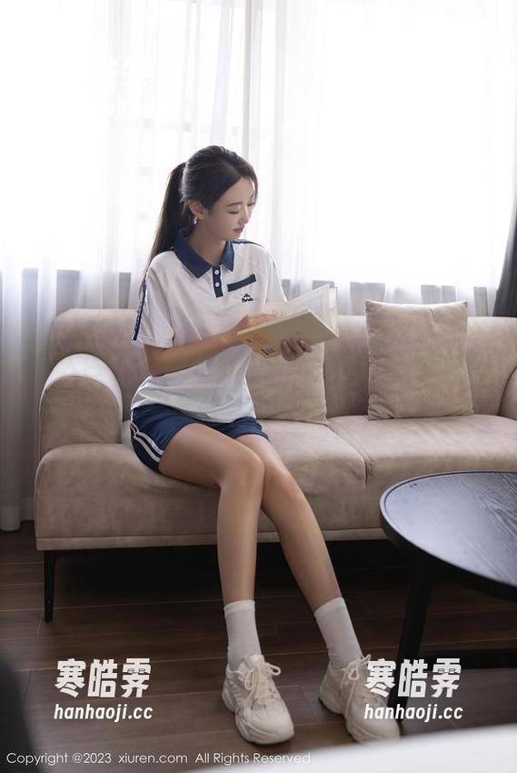 秀人网-丁筱南 秀人网 - 丁筱南的高清秘书图:工作太累也要让自己美美哒!