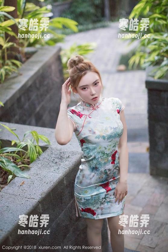 秀人网-伊一Moon 秀人网 - 免费大放送,伊一Moon短裤里的夏日风情,美图任你欣赏!