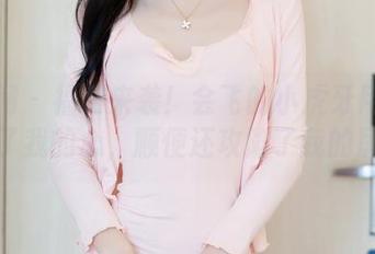 秀人网 – 福利来袭！会飞的小虎牙用美足征服了我的心，顺便还攻陷了我的屏幕！