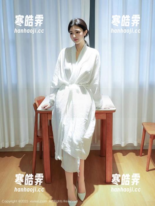 秀人网-悦悦姐 秀人网 - 悦悦姐油亮的最新作品,你是被这光泽吸引还是打算让它反射你的镜子?